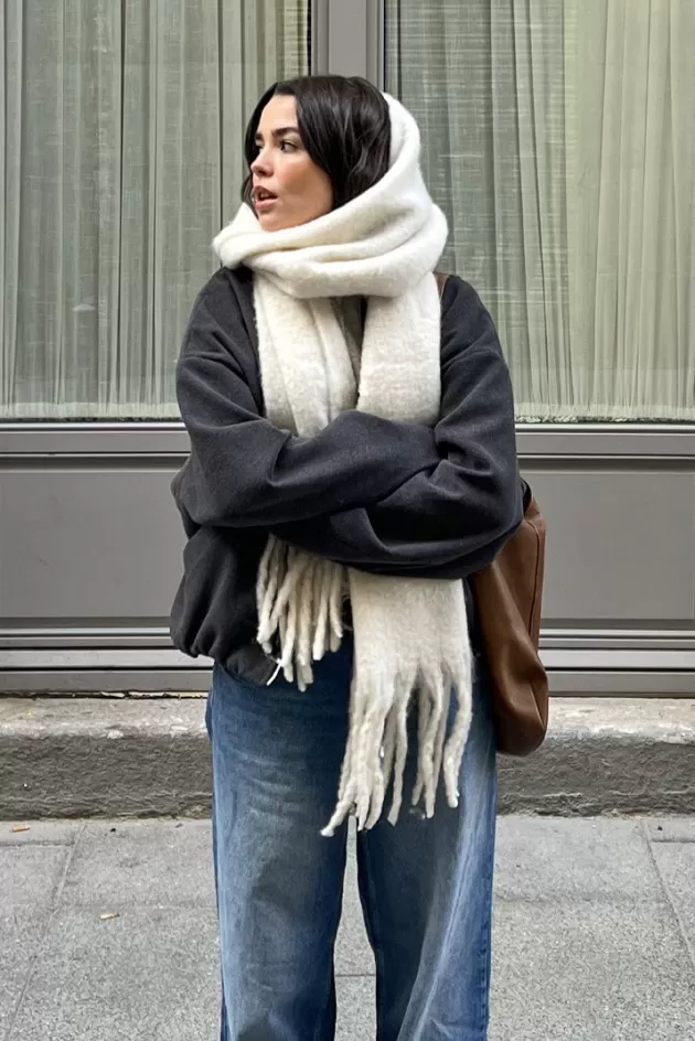 Subdued Oversize Schal
